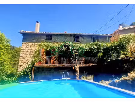 maison traditionnelle d'une superficie habitable de 158 m2 sur la commune de dornas 07160