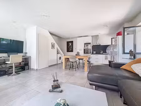 a vendre t3 de 60m2 sur la commune de st jeoire du prieuré - savoie
