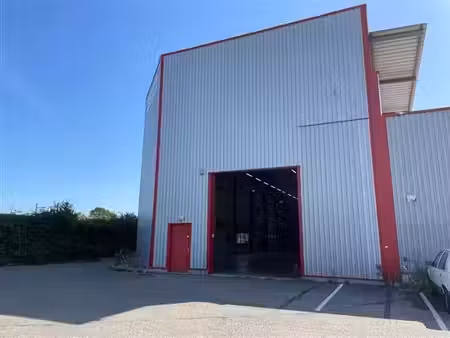 location local d'activités dagneux 564 m²