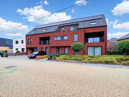lichtrijk en recent nieuwbouwappartement met 3 slaapkamers en overdekt terras in een rusti