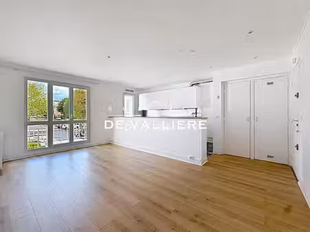 2 pièces de 50 m² avec balcon  cave & parking : résidence le marly  rueil-malmaison