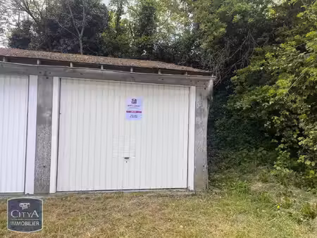 parking à louer - angers (49) - 65€