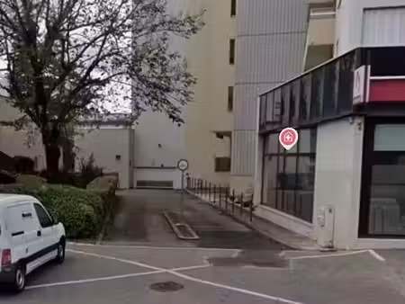parking à louer - dijon (21) - 76€