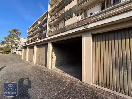 parking à louer - chambéry (73) - 85€
