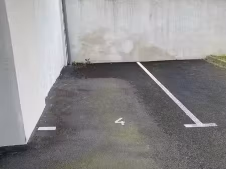parking à louer - tours (37) - 89€