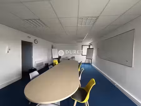 bureau de prestige de 515 m2 en vente - montaigu  pays de la loire