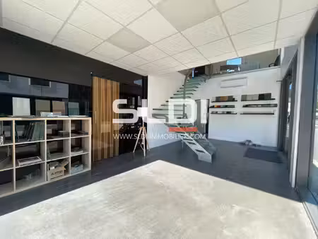 location local professionnel 160m² st genis laval 69230