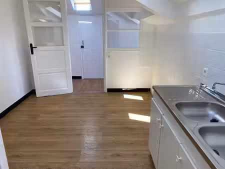 location appartement 2 pièces 53m² aubenas 07200