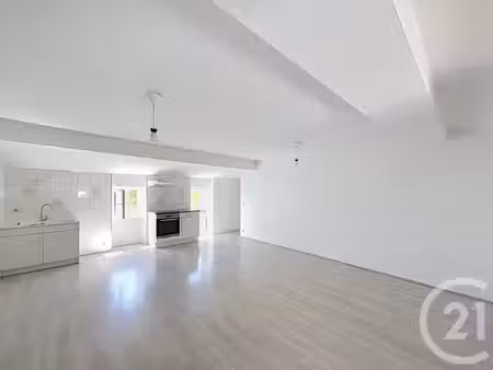 location appartement 3 pièces 63m² la roche blanche 63670