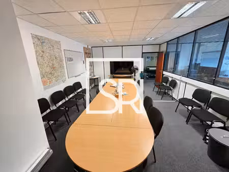 location local professionnel 218m² cournon d auvergne 63800