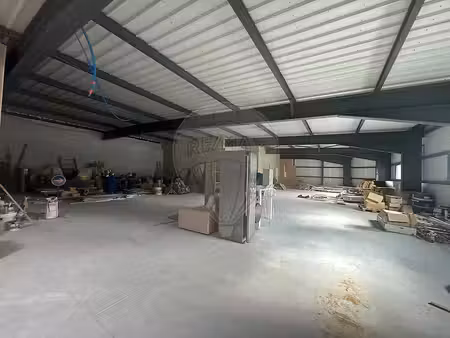 location local commercial marnaz 74460