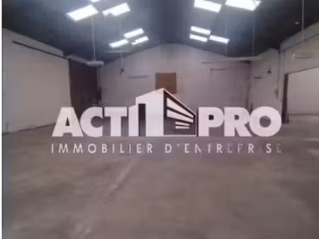 location local commercial 393m2 perpignan 66000 - 1650 € - surface privée
