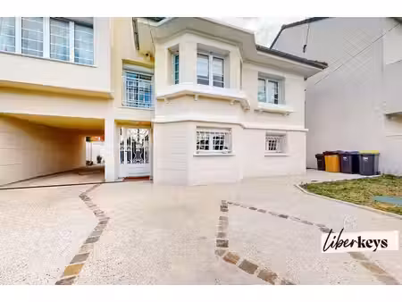 maison atypique entièrement rénovée – 139 62 m² – dpe a – jardin & garage de 40 m²