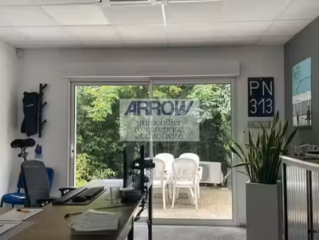 location entrepôt 448m²