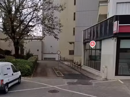 location parking dijon 21000