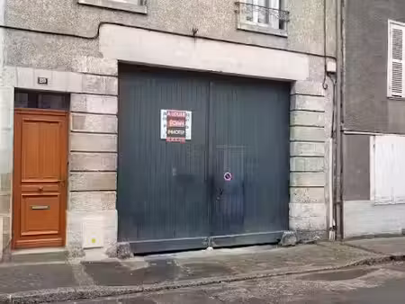 location parking 12.5 m² à orleans (45000)  53 €