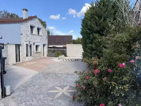 maison pleine de charme indépendante