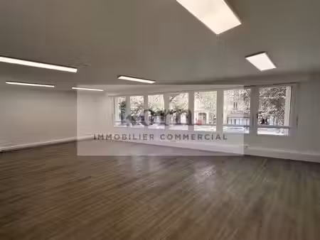 location locaux professionnels 125 m² à paris 17ème (75017)  66 168 €