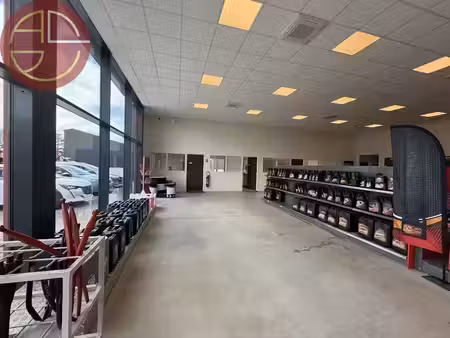 location locaux professionnels 10 pièces 3000 m² à montauban (82000)  17 010 €