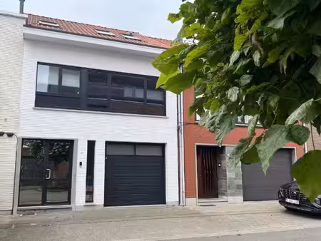 appartement te koop in brasschaat met 3 slaapkamers