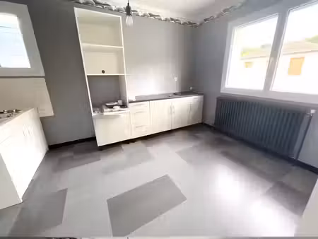 location maison salaise-sur-sanne 38150 - - surface privée