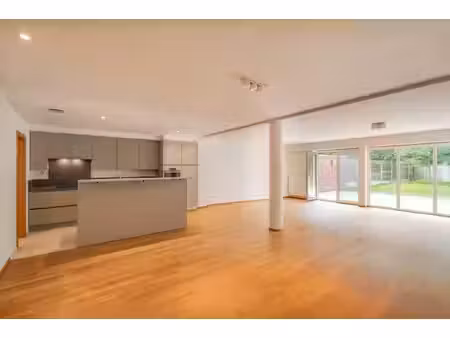 ruim 2-slaapkamer appartement te kessel-lo