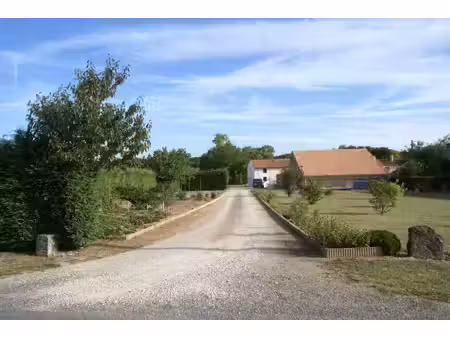 maison a vendre 4 chambres  2 gites  4200m²  dépendances