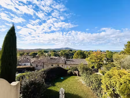 bastide 3 chambres - jardin et piscine - golf de pont royal
