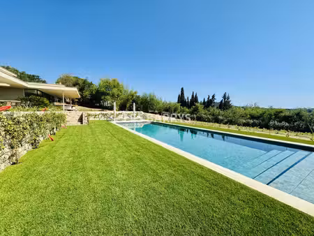 propriété de standing à vendre à ramatuelle  terrain 6600m2  piscine  pool house.