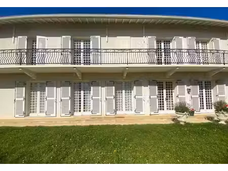 propriété - 3 logements - parc + de 2 hectares - accès rivière