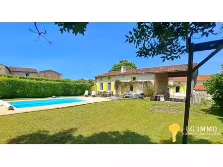 vente maison 11 pièces 228 m² à pons (17800)  349 500 €