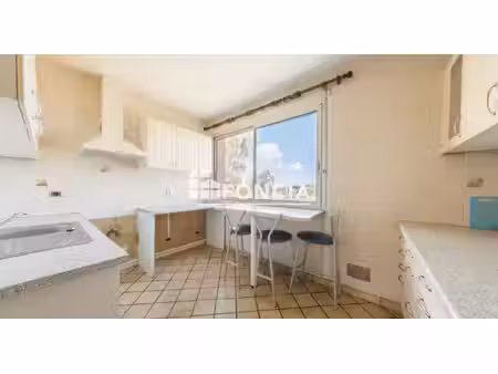 à vendre – appartement t4 avec parking et cave – avenue des paulines