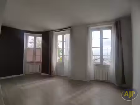 location appartement 2 pièces 45 m² à pauillac (33250)