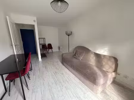 location appartement 1 pièce  26.02m²  gif