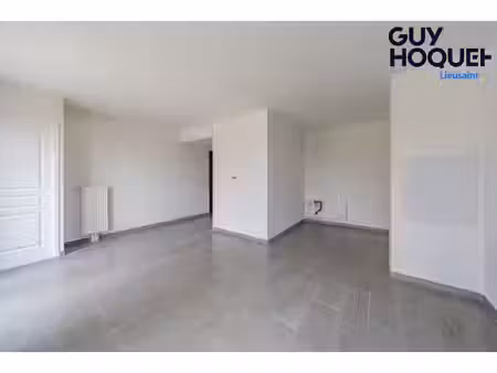 saint pierre du perray : appartement 2 pièces (45 m²) à louer
