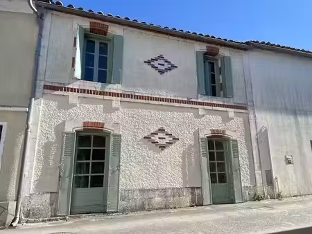 vente maison 3 pièces 82 m² à bassac (16120)  95 000 €