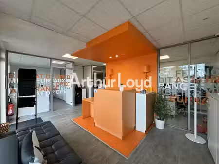 location commerce 89 m² à chambray-lès-tours (37170)