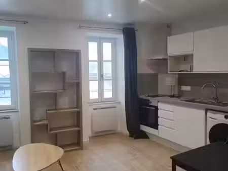 location appartement 1 pièce 23 m² à saint-jean-d’angély (17400)