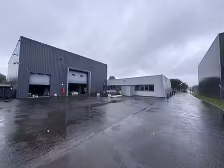 location local d’activités 780m²