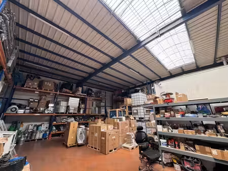 location local d’activités 250m²