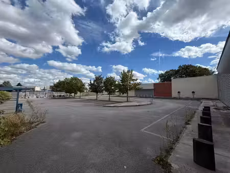 location commerce saint-mard 77230 1480m²
