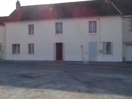 vente maison 7 pièces 205 m² à jarnages (23140)  139 000 €