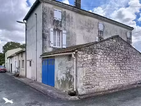 vente maison 3 pièces 109 m² à saint-jean-d'angély (17400)  133 000 €