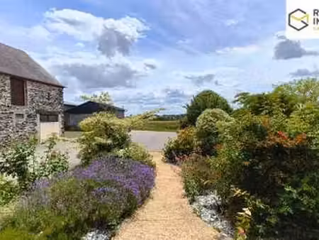 vente longère et corps de ferme à vitré (35500) : à vendre / 180m² vitré