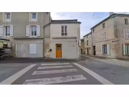 location maison 3 pièces 72 m² à champdeniers-saint-denis (79220)  525 €