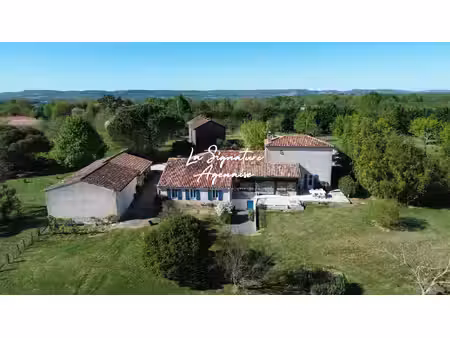 maison de 260 m² en pierre  terrain de 2 5 hectares  séchoir ?