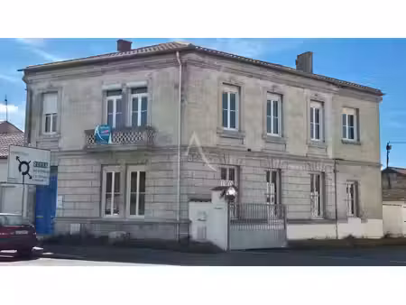 vente local commercial rochefort 17300 - - surface privée