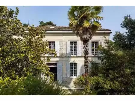 maison de 8 pièces de luxe en vente à saintes  nouvelle-aquitaine
