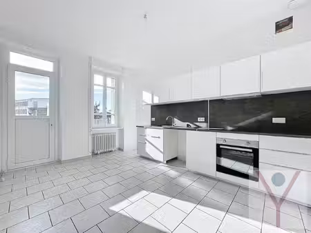 maison de ville t4 entierement renovee