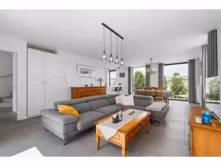 duplex spacieux avec 2 chambres  terrasse et emplacement